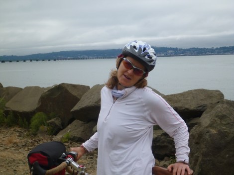 A quick snack and photo op before the bridge.